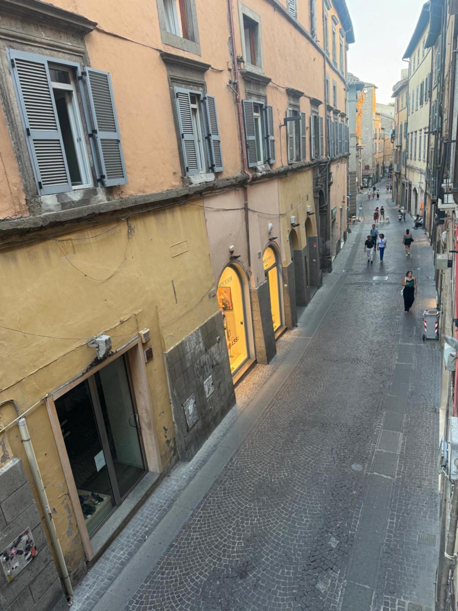 Antica Residenza Del Corso Viterbo Appartamento Vittorio Emanuele Bagian luar foto