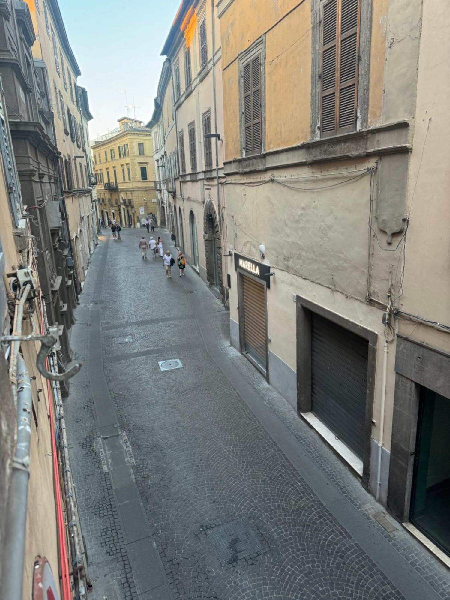 Antica Residenza Del Corso Viterbo Appartamento Vittorio Emanuele Bagian luar foto